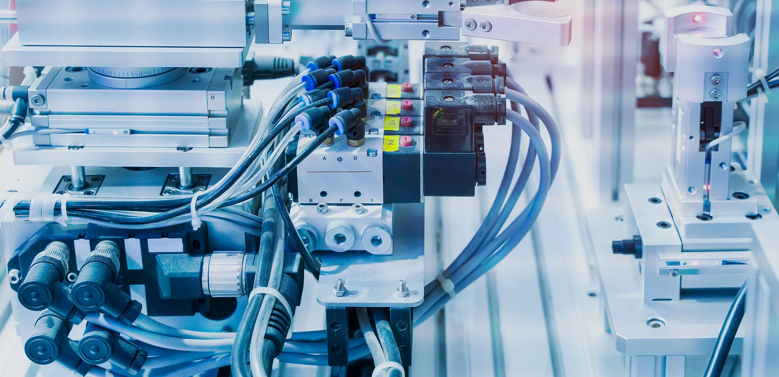 Visokokakovostne električne komponente